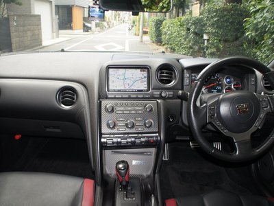صورة 10 لـ 2011 Nissan GT-R