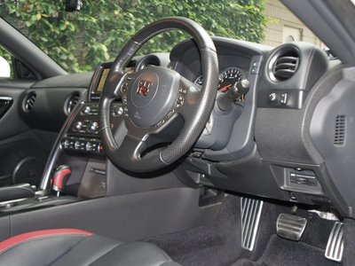 صورة 16 لـ 2011 Nissan GT-R