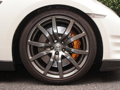 2011 Nissan GT-R 缩略图 32