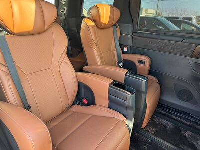صورة 33 لـ 2024 Toyota VELLFIRE