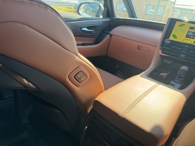 صورة 26 لـ 2024 Toyota VELLFIRE