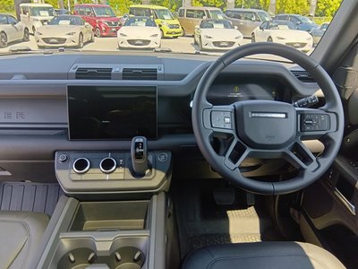 2025 LAND Rover DEFENDER thumbnail 21