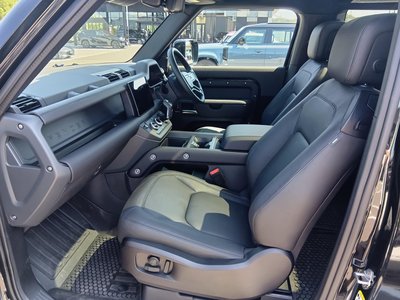 2025 LAND Rover DEFENDER thumbnail 22