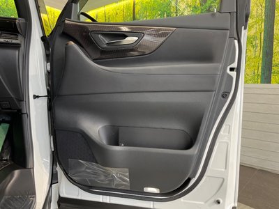 صورة 54 لـ 2025 Toyota ALPHARD