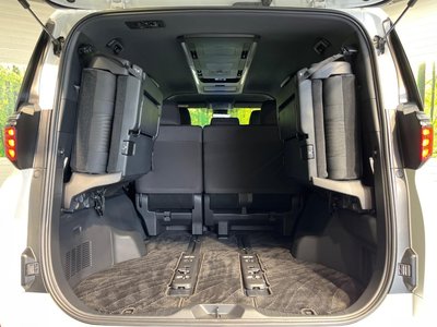صورة 11 لـ 2025 Toyota ALPHARD