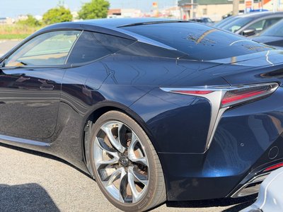 2017 Lexus LC photo 9