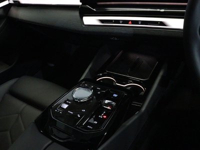 2025 BMW I5 TOURING photo 30