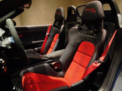 صورة مصغرة 2 لـ 2025 Porsche 718 SPYDER