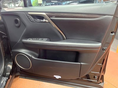 صورة مصغرة 31 لـ 2020 Lexus RX