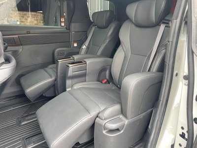 صورة 23 لـ 2025 Toyota ALPHARD