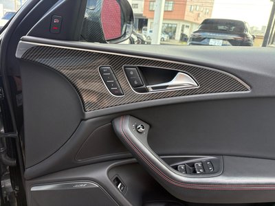 2017 AUDI RS6 AVANT 照片 18