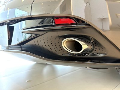 2025 Aston Martin DB12 照片 12