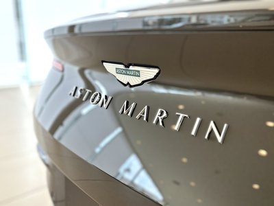 2025 Aston Martin DB12 照片 13
