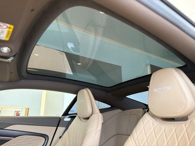 2025 Aston Martin DB12 照片 4