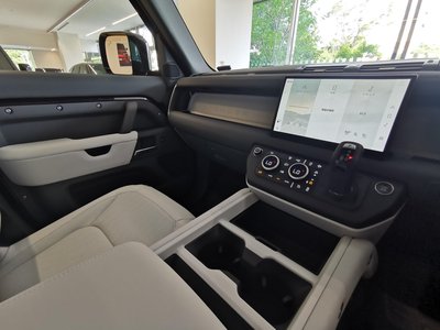 2025 LAND Rover DEFENDER thumbnail 33