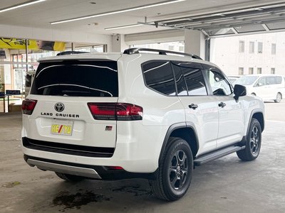 صورة 4 لـ 2021 Toyota LAND CRUISER 300
