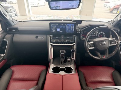 صورة 5 لـ 2021 Toyota LAND CRUISER 300