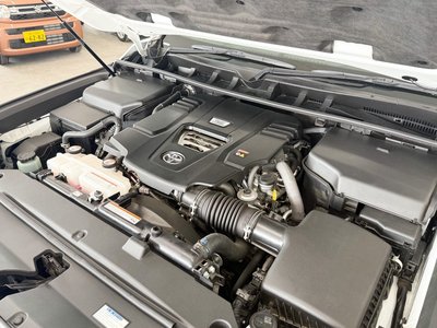 صورة 57 لـ 2021 Toyota LAND CRUISER 300