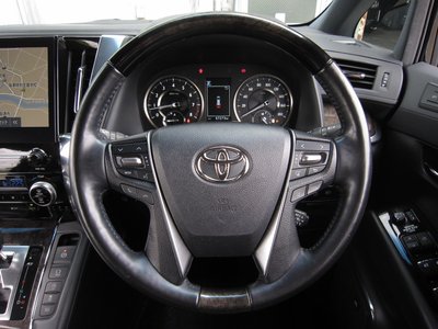 صورة 49 لـ 2021 Toyota ALPHARD