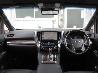 صورة 32 لـ 2021 Toyota ALPHARD