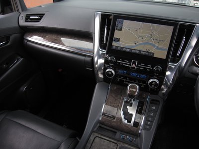 صورة 45 لـ 2021 Toyota ALPHARD