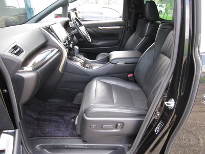 صورة 60 لـ 2021 Toyota ALPHARD