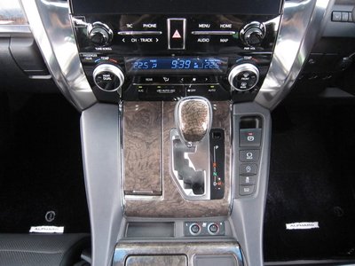 صورة 46 لـ 2021 Toyota ALPHARD