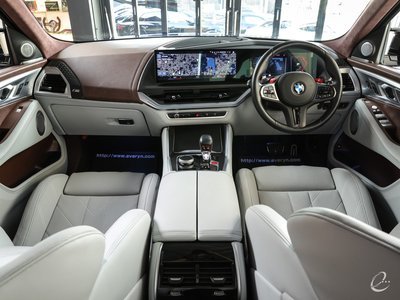 صورة 3 لـ 2023 BMW XM