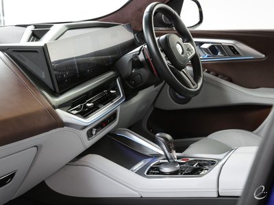 صورة 73 لـ 2023 BMW XM