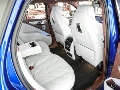 صورة 7 لـ 2023 BMW XM