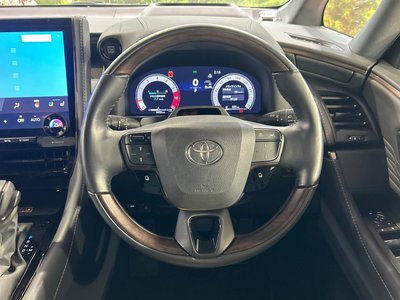 2024 Toyota ALPHARD — фото 12