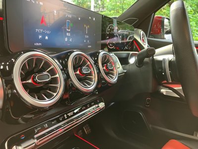 2025 Mercedes-BENZ GLB thumbnail 41