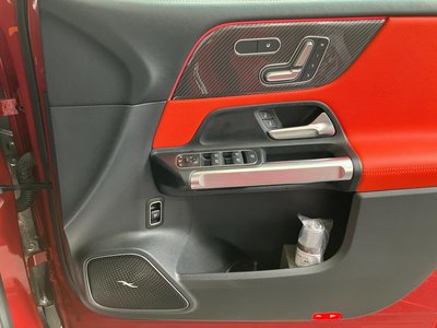 2025 Mercedes-BENZ GLB thumbnail 28
