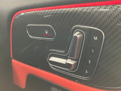 2025 Mercedes-BENZ GLB thumbnail 30