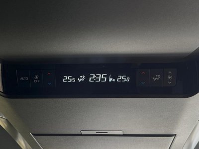 2025 Toyota ALPHARD 照片 30