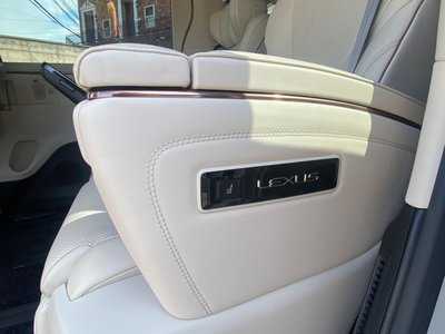2024 Lexus LM photo 54