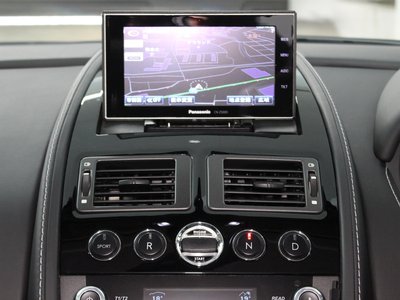 2015 Aston Martin V8 — миниатюра 18