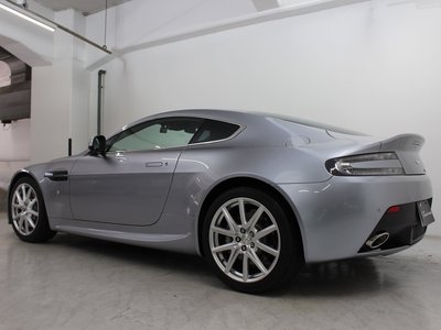 2015 Aston Martin V8 — миниатюра 8