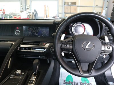 2021 Lexus LC — миниатюра 21
