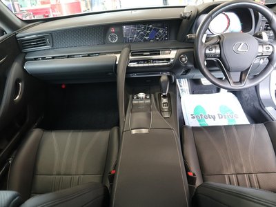 2021 Lexus LC — миниатюра 4