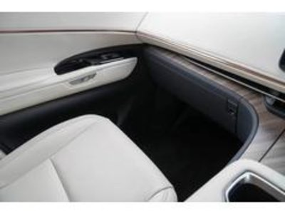 2025 Lexus LM thumbnail 25