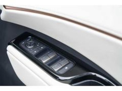 2025 Lexus LM thumbnail 21