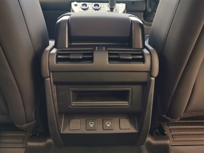 2025 LAND Rover DEFENDER photo 11