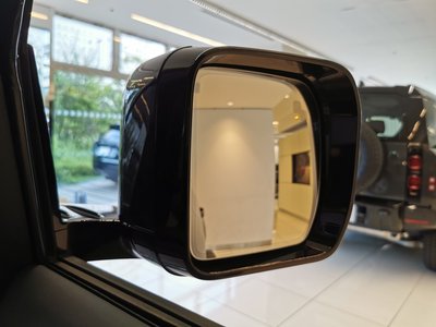 2025 LAND Rover DEFENDER photo 16