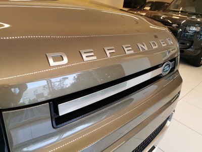 2025 LAND Rover DEFENDER thumbnail 18