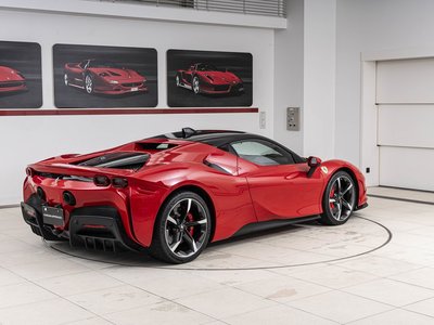 صورة 7 لـ 2023 Ferrari SF90 STRADALE
