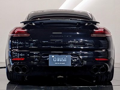 2015 Porsche PANAMERA 缩略图 3