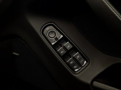 2015 Porsche PANAMERA 缩略图 24