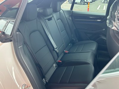 2025 Porsche MACAN 照片 20