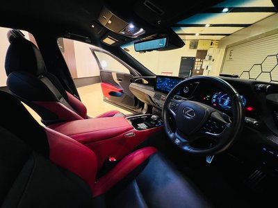 2023 Lexus LS thumbnail 34